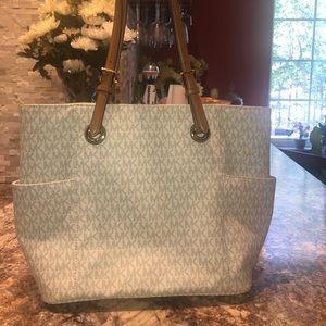 Micheal Kors white tote